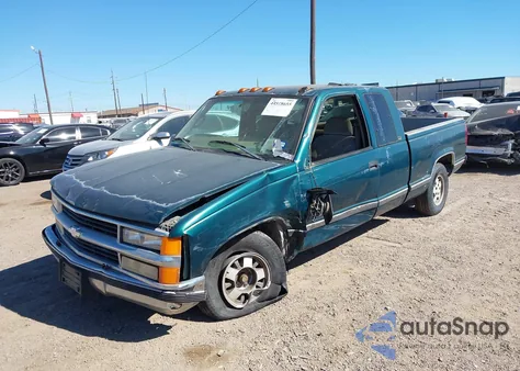 1997 Chevrolet C1500 Fleetside z USA, uszkodzony, nr VIN 1GCEC19R7VE113183
